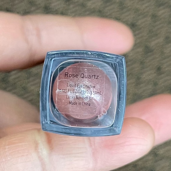 NIB Lucky Chick Rose Quartz Liquid Eyeshadow Makeup - Picture 3 of 10